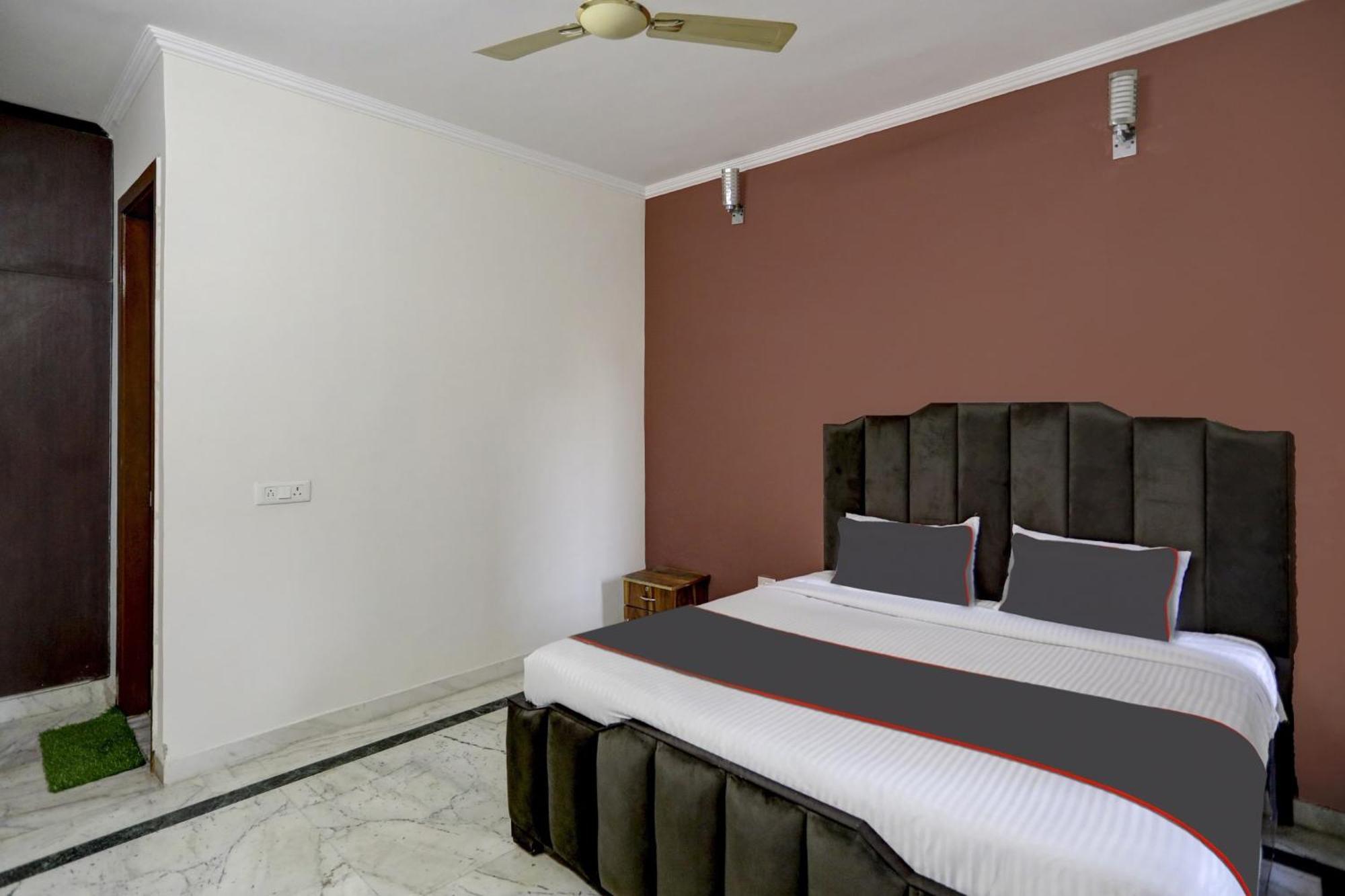 Capital O Uk House Residency Otel Gurgaon Dış mekan fotoğraf
