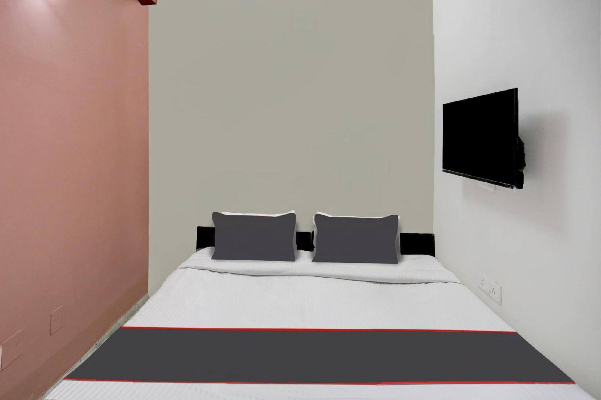 Capital O Uk House Residency Otel Gurgaon Dış mekan fotoğraf