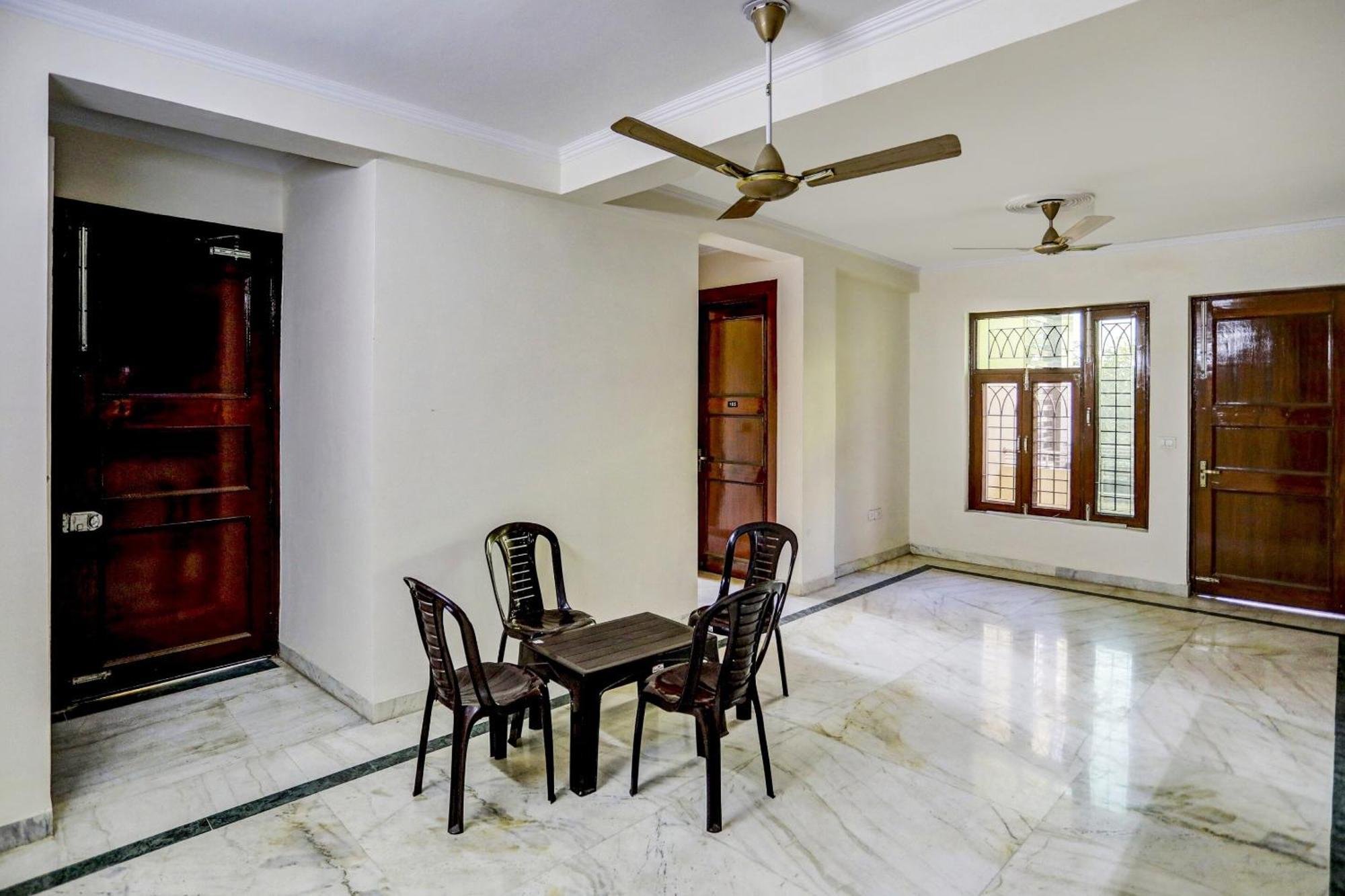 Capital O Uk House Residency Otel Gurgaon Dış mekan fotoğraf