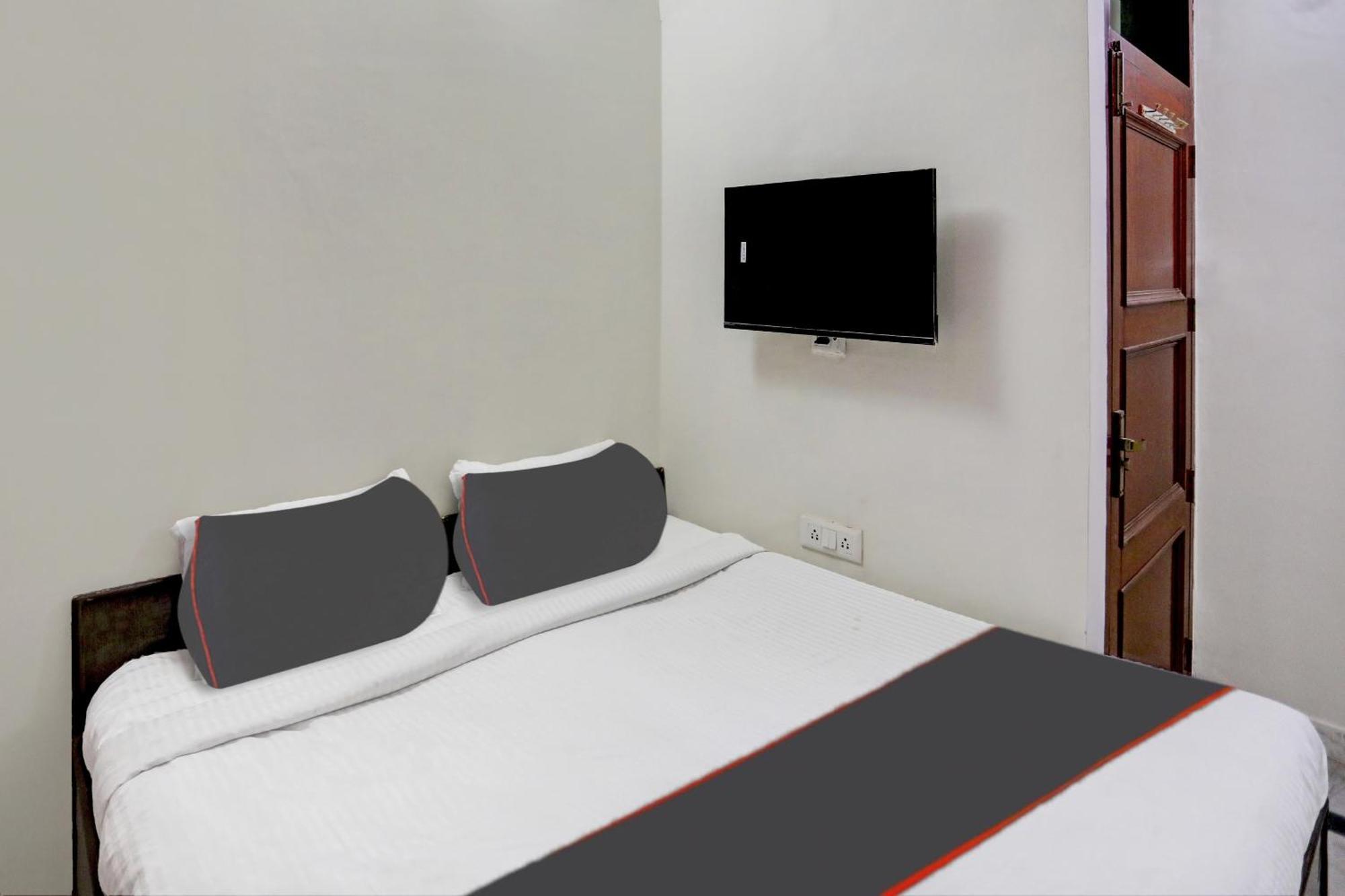 Capital O Uk House Residency Otel Gurgaon Dış mekan fotoğraf