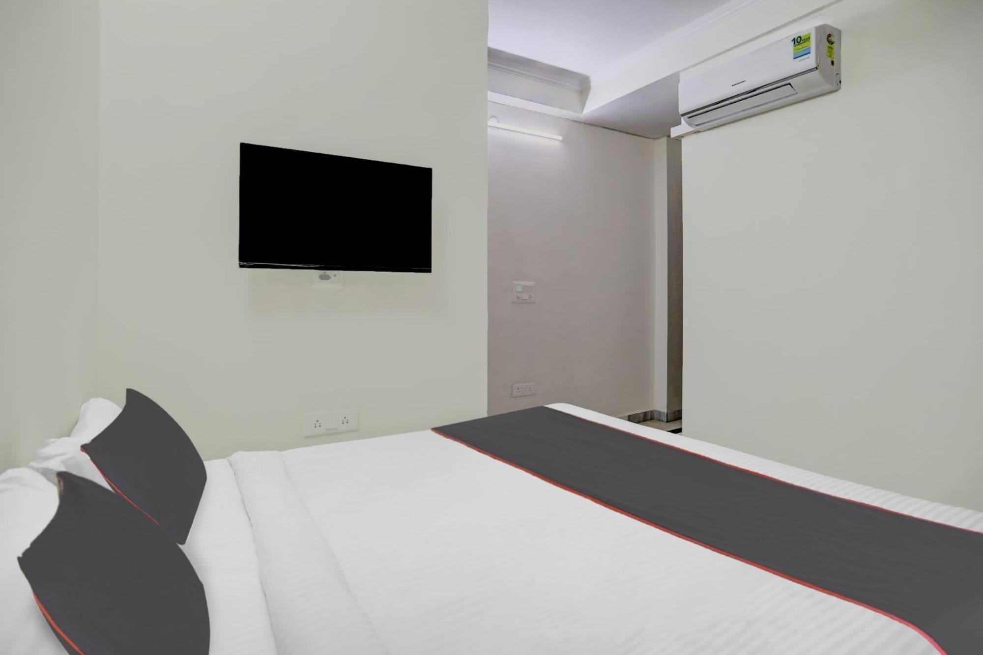 Capital O Uk House Residency Otel Gurgaon Dış mekan fotoğraf