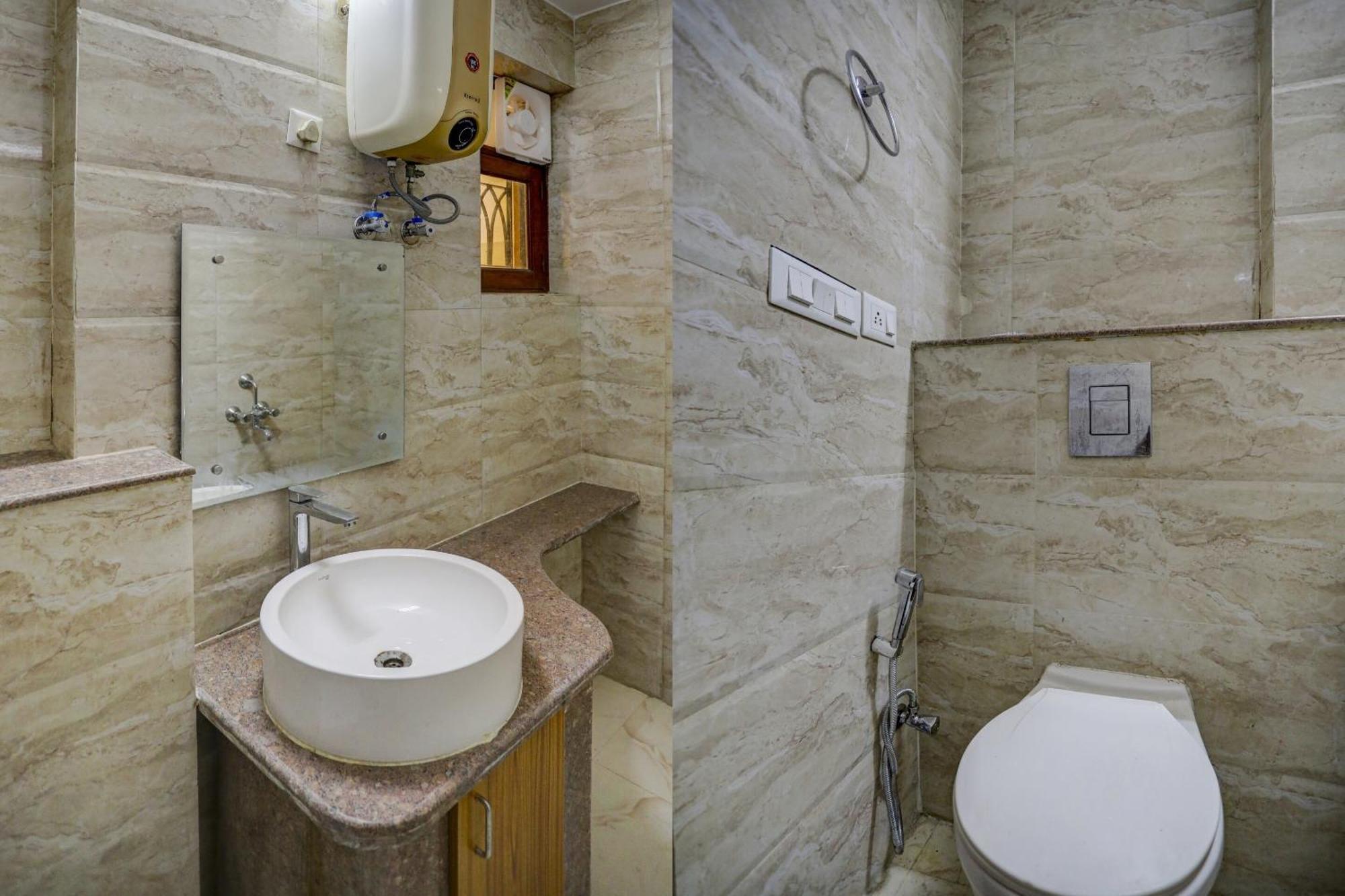 Super Capital O Uk House Residency Otel Gurgaon Dış mekan fotoğraf